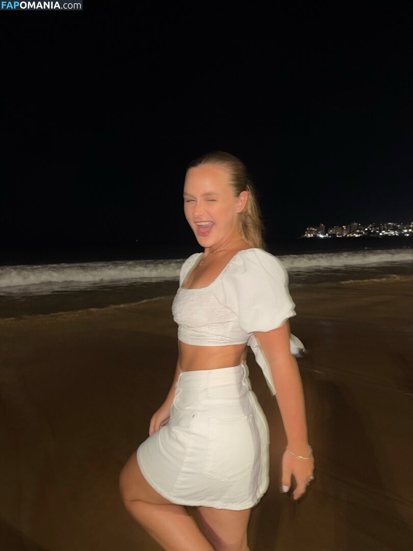 Emilly Schellmann / _emillyschellmann Nude OnlyFans  Leaked Photo #9