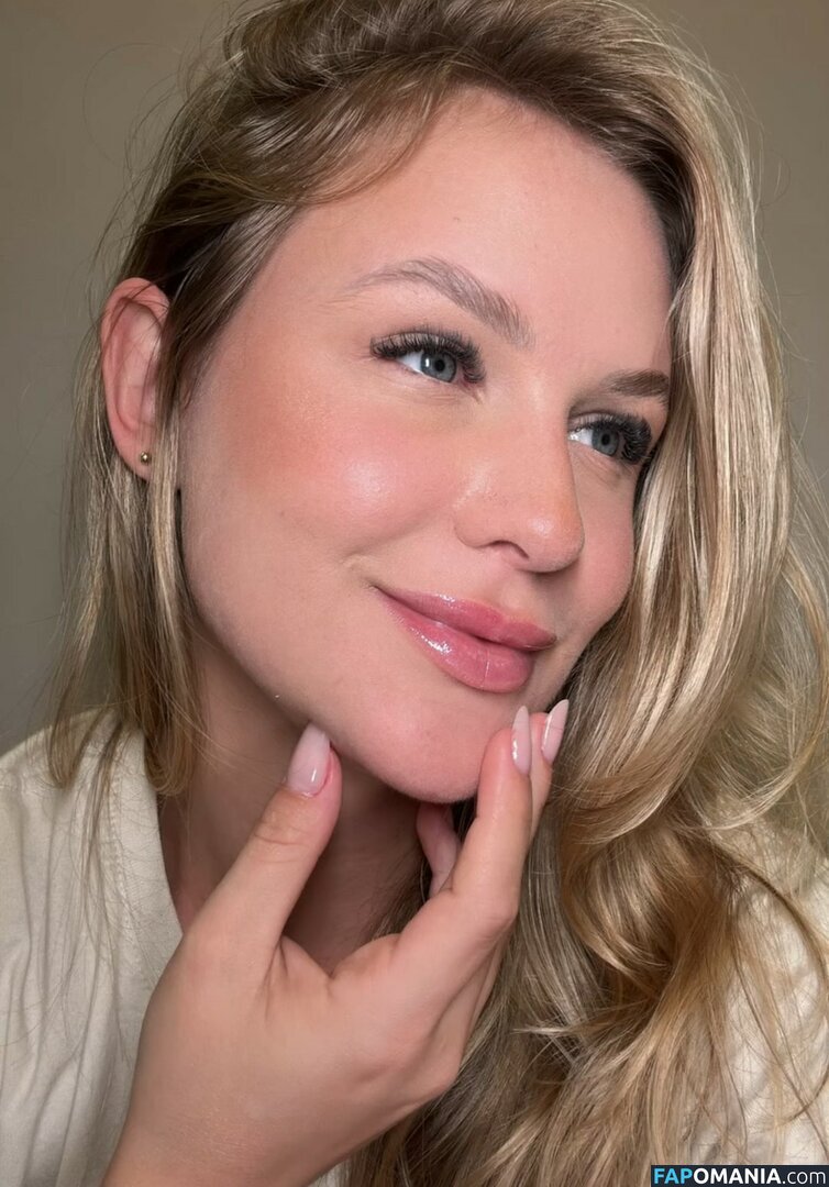 Emilly Schellmann / _emillyschellmann Nude OnlyFans  Leaked Photo #37