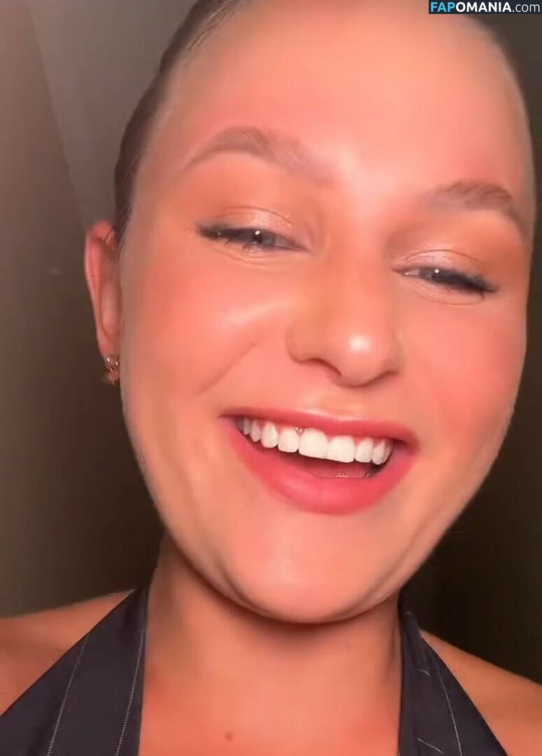 Emilly Schellmann / _emillyschellmann Nude OnlyFans  Leaked Photo #40