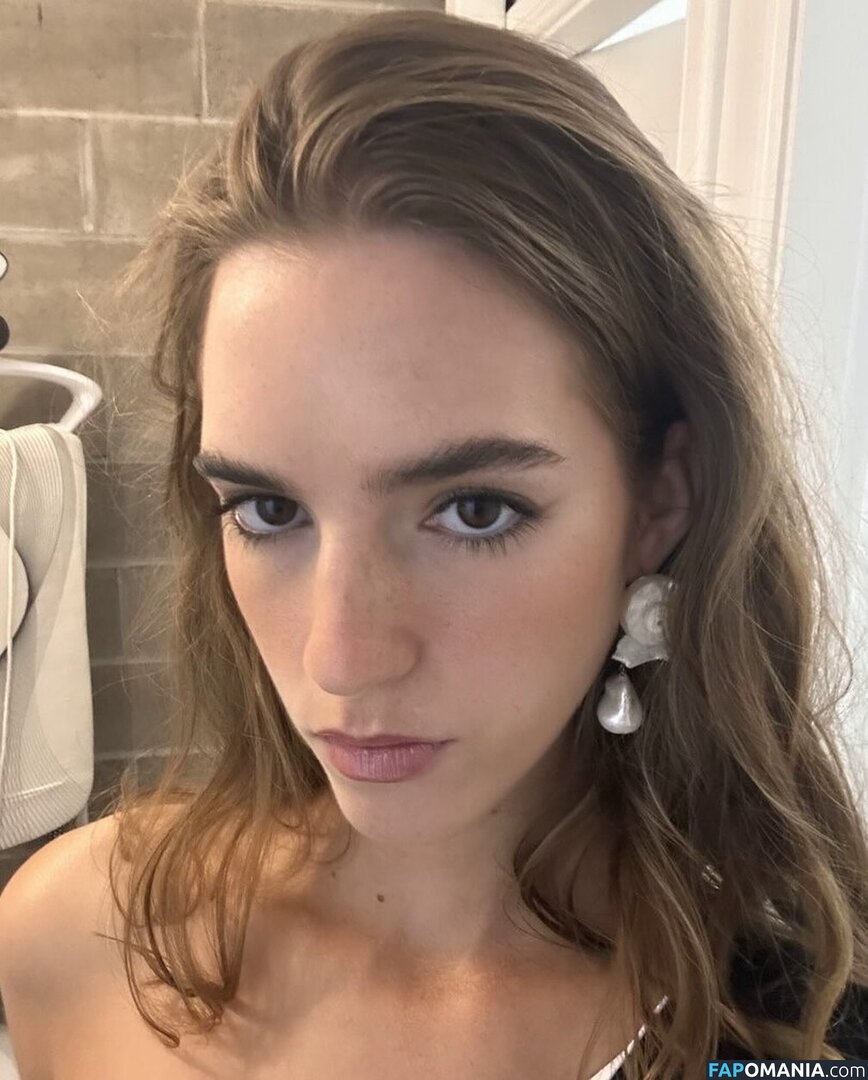 Emily Feld / emily.feld / fanpage_emily_feld / viki.winki Nude OnlyFans  Leaked Photo #3956