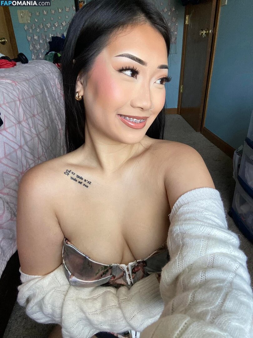 emily.lorr / useronhere Nude OnlyFans  Leaked Photo #6