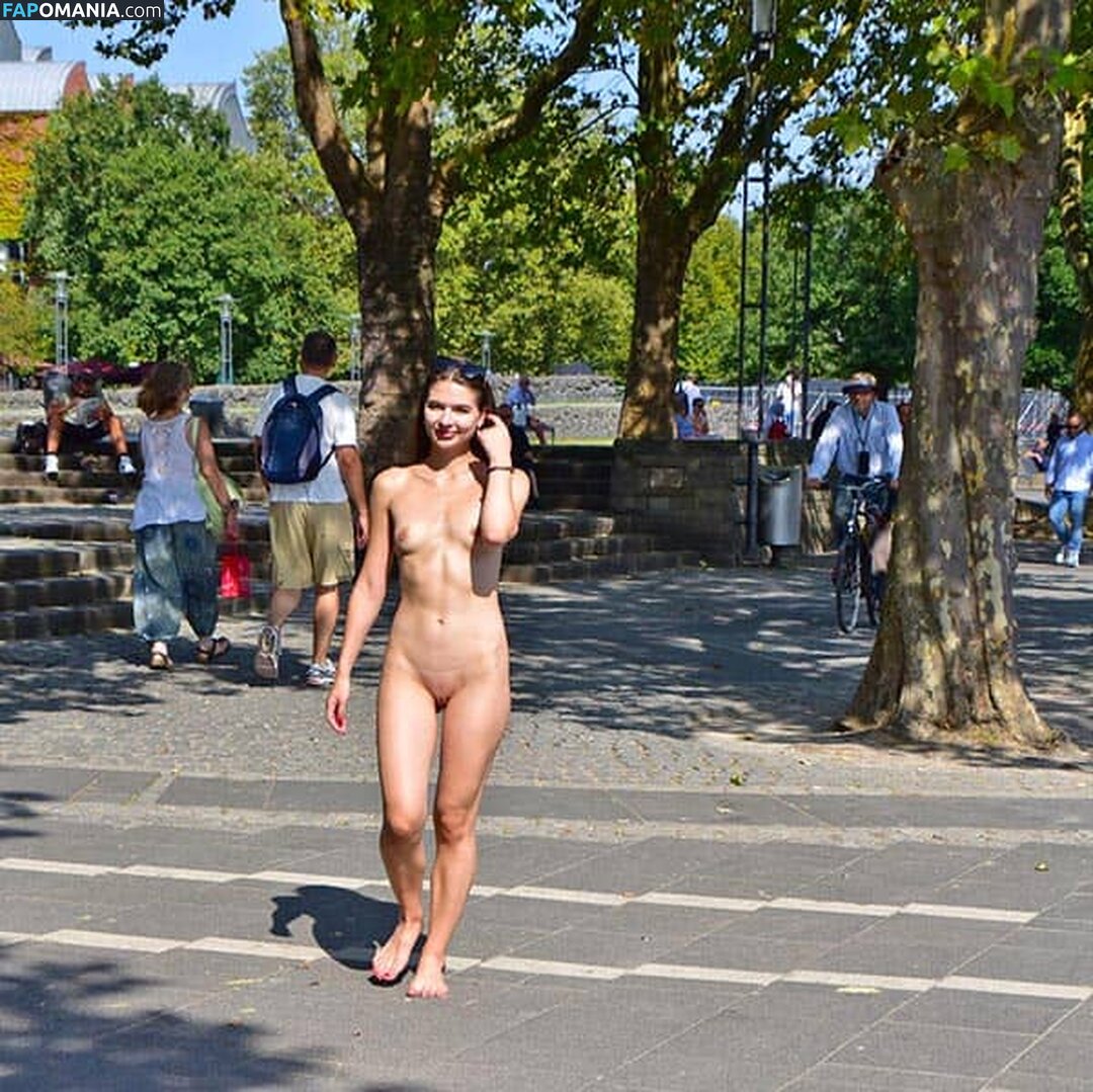 Emily Moon Nude OnlyFans  Leaked Photo #3