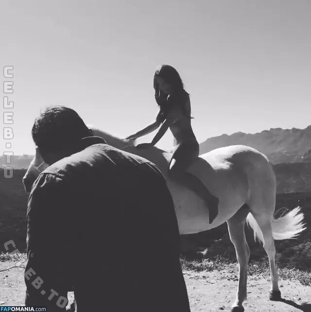 Emily Ratajkowski / Officialemilyratajkowski / emrata / https: Nude OnlyFans  Leaked Photo #31