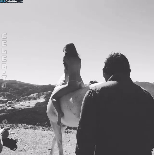 Emily Ratajkowski / Officialemilyratajkowski / emrata / https: Nude OnlyFans  Leaked Photo #33