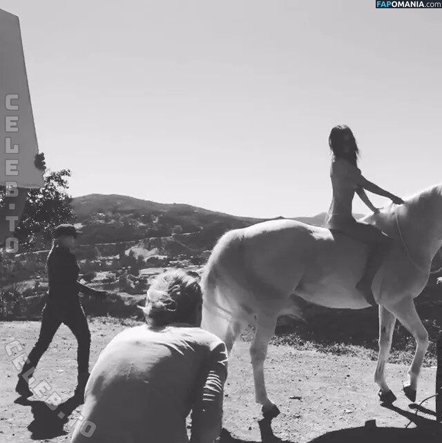 Emily Ratajkowski / Officialemilyratajkowski / emrata / https: Nude OnlyFans  Leaked Photo #34