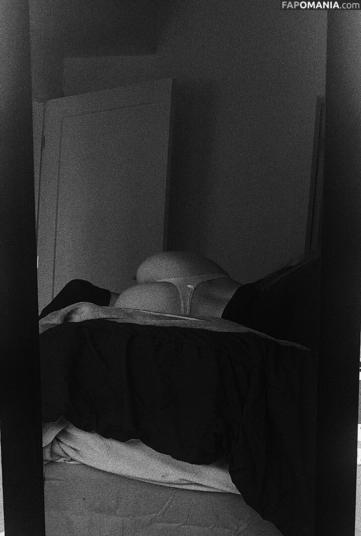 Emily Slater / emilylslater / emilyslaterr / itsemilyslater Nude OnlyFans  Leaked Photo #10