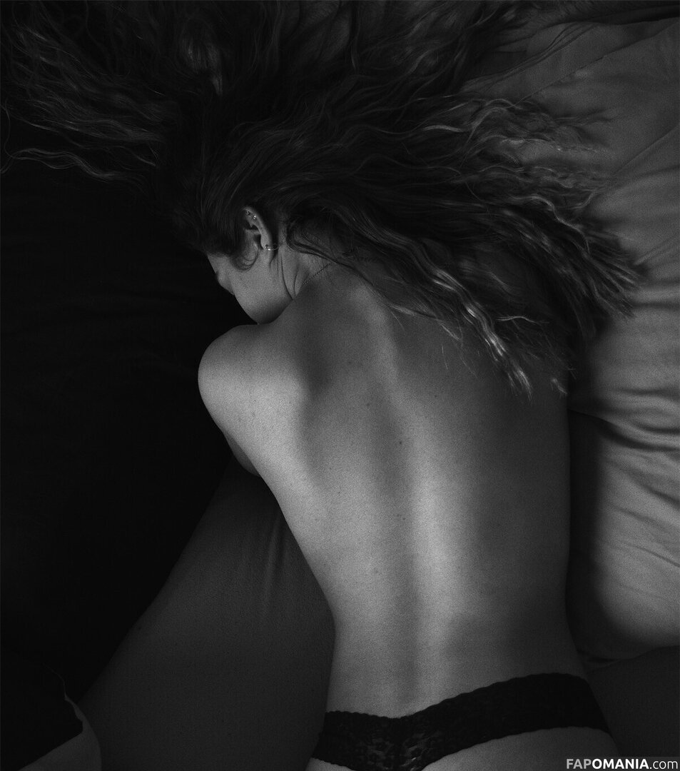 Emily Slater / emilylslater / emilyslaterr / itsemilyslater Nude OnlyFans  Leaked Photo #11