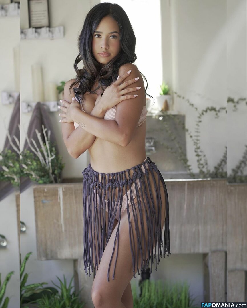 Emily Tosta / emilytosta Nude OnlyFans  Leaked Photo #153