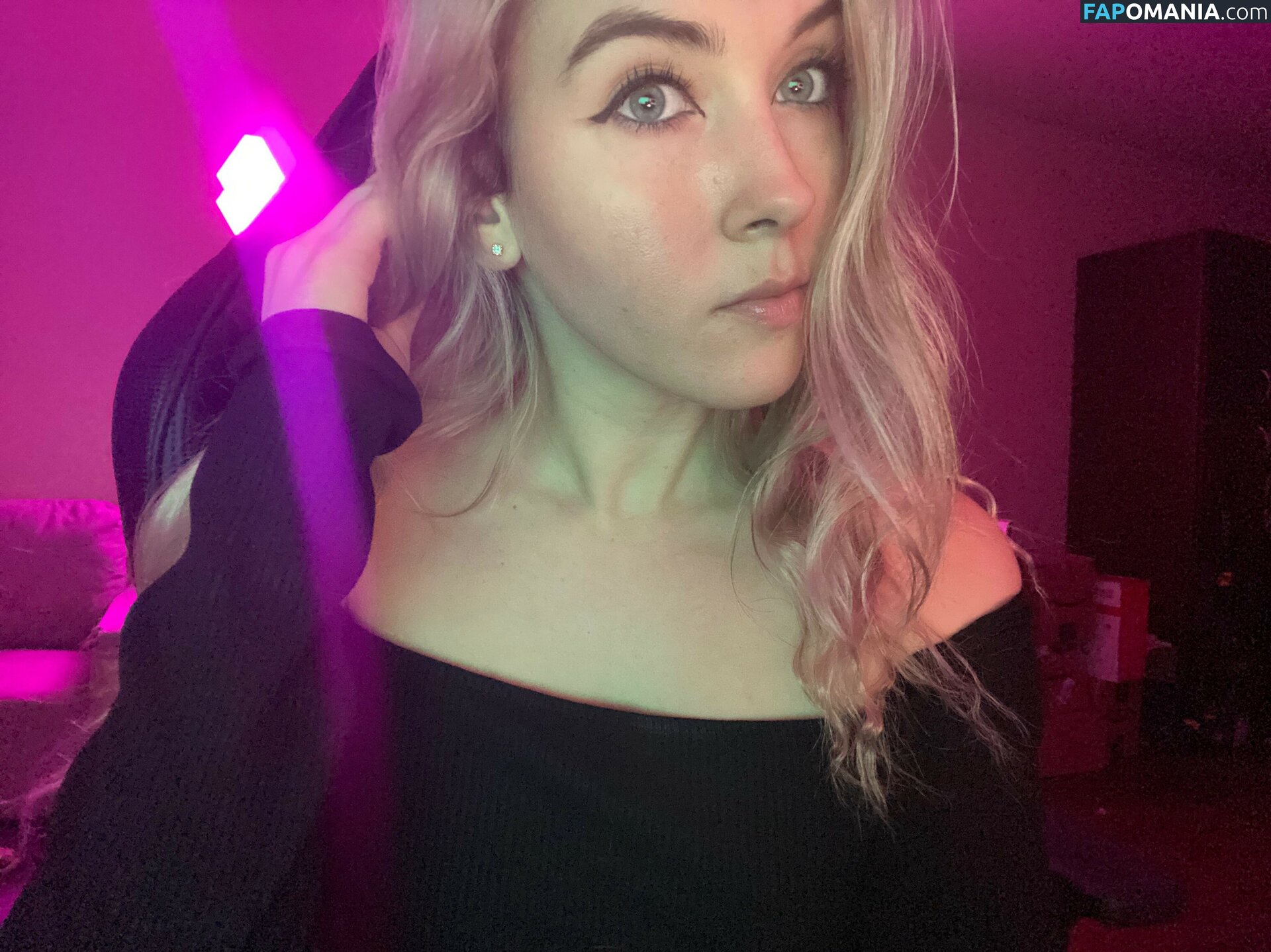 emilycc / emilycczz / emjayplays Nude OnlyFans  Leaked Photo #7