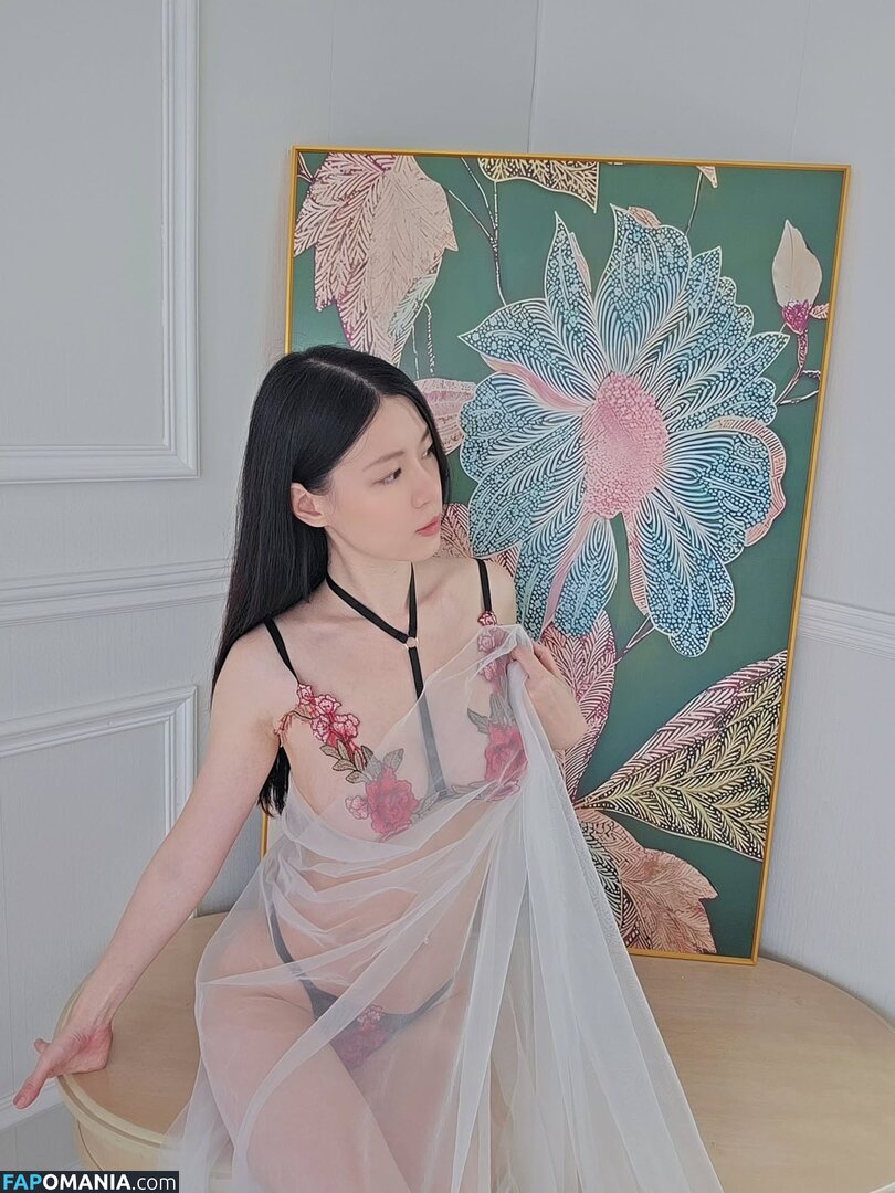 Emilyck Chan / emily_0224 / emilyk8z Nude OnlyFans  Leaked Photo #37