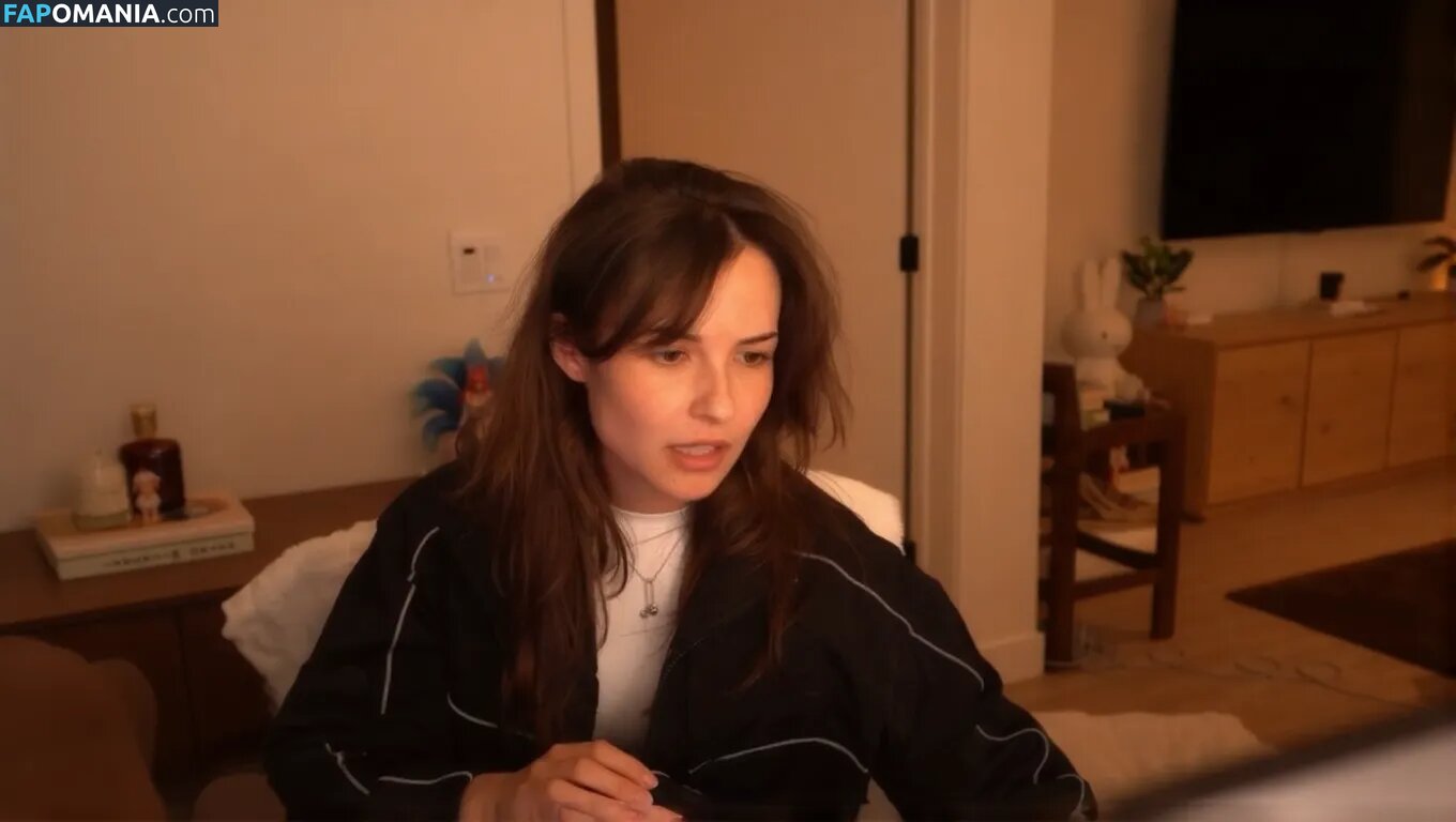 emilydaniellam / emilylynne / meilylol / valkyrae assistant Nude OnlyFans  Leaked Photo #6