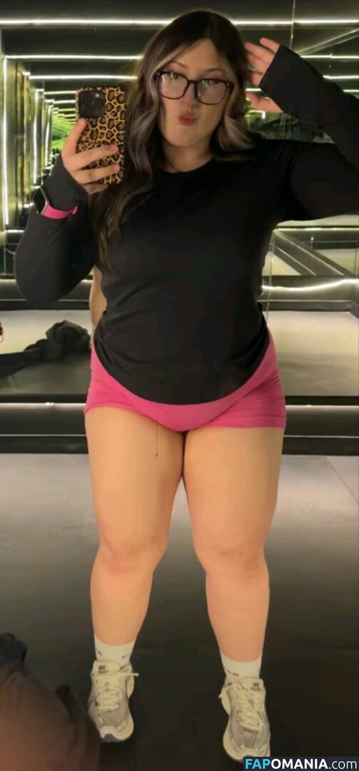 Emilysaucedo22 / Sauceyliftzz Nude OnlyFans  Leaked Photo #2