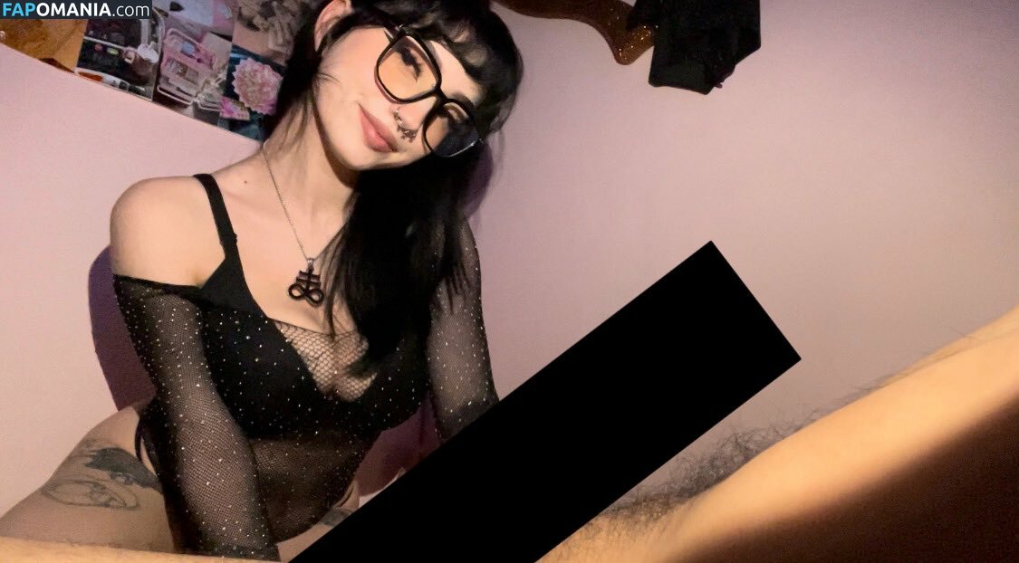 Emilyy Manson / spitreligion Nude OnlyFans  Leaked Photo #8