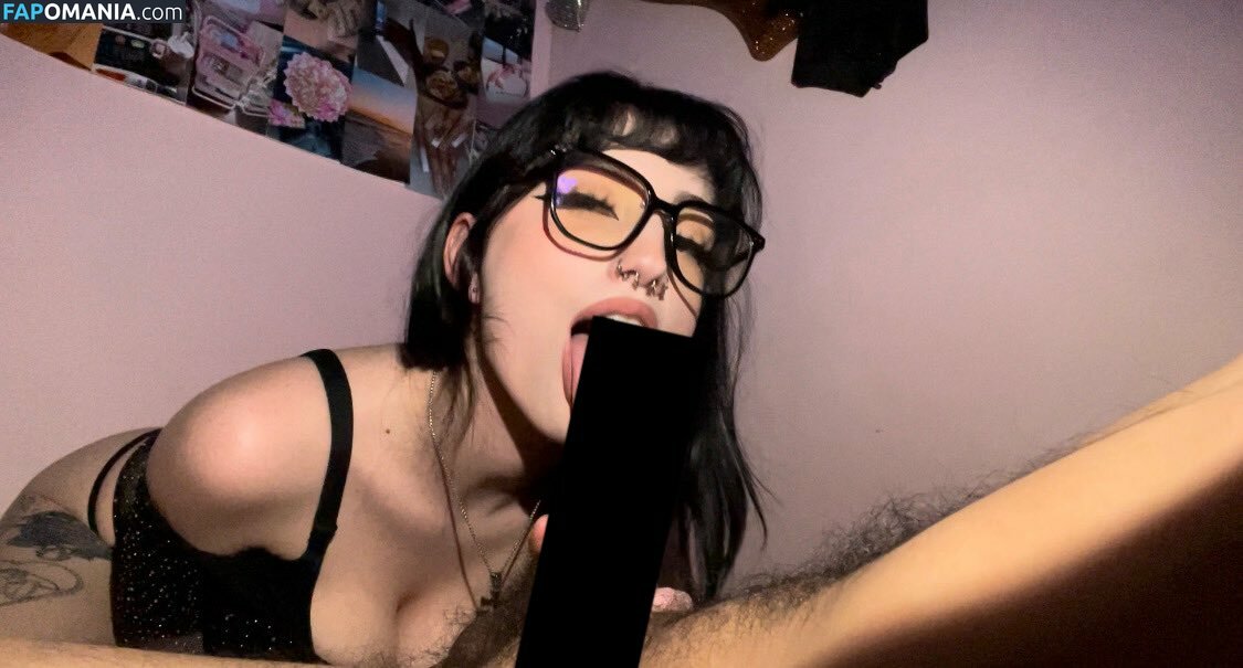 Emilyy Manson / spitreligion Nude OnlyFans  Leaked Photo #9
