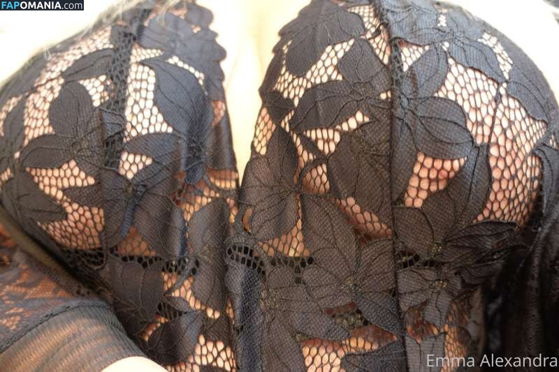 Emma Alexandra / emmaalexandrapage / uniquilyyours Nude OnlyFans  Leaked Photo #6