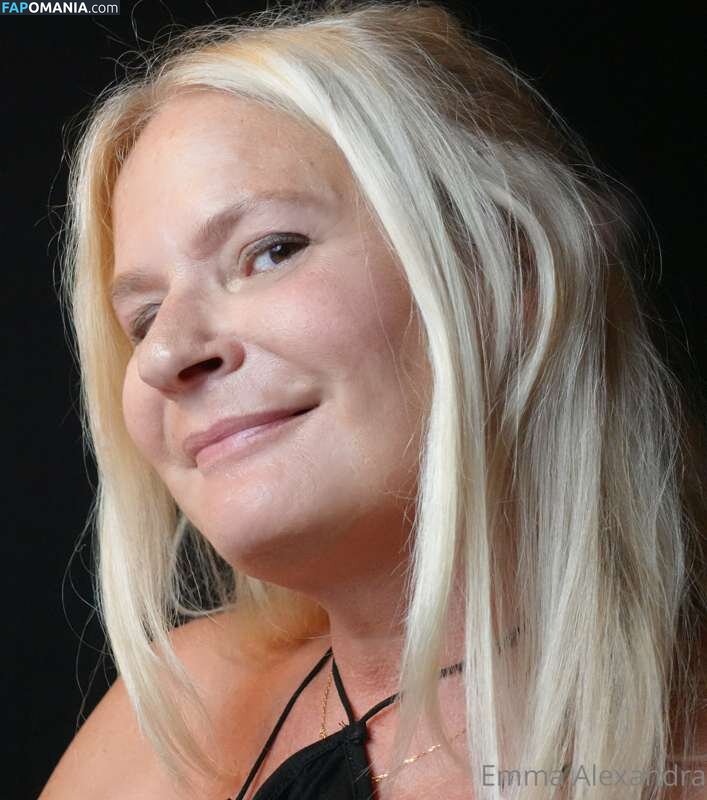 Emma Alexandra / emmaalexandrapage / uniquilyyours Nude OnlyFans  Leaked Photo #13