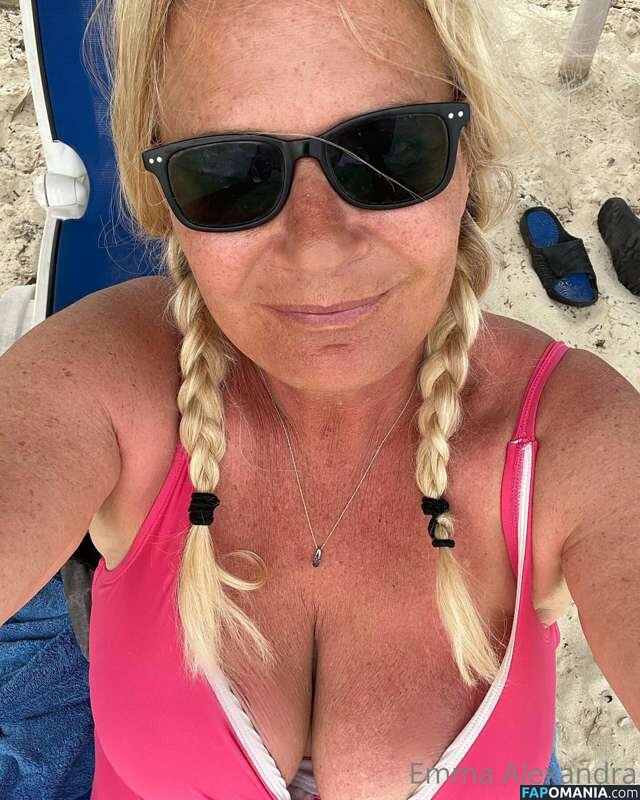 Emma Alexandra / emmaalexandrapage / uniquilyyours Nude OnlyFans  Leaked Photo #14