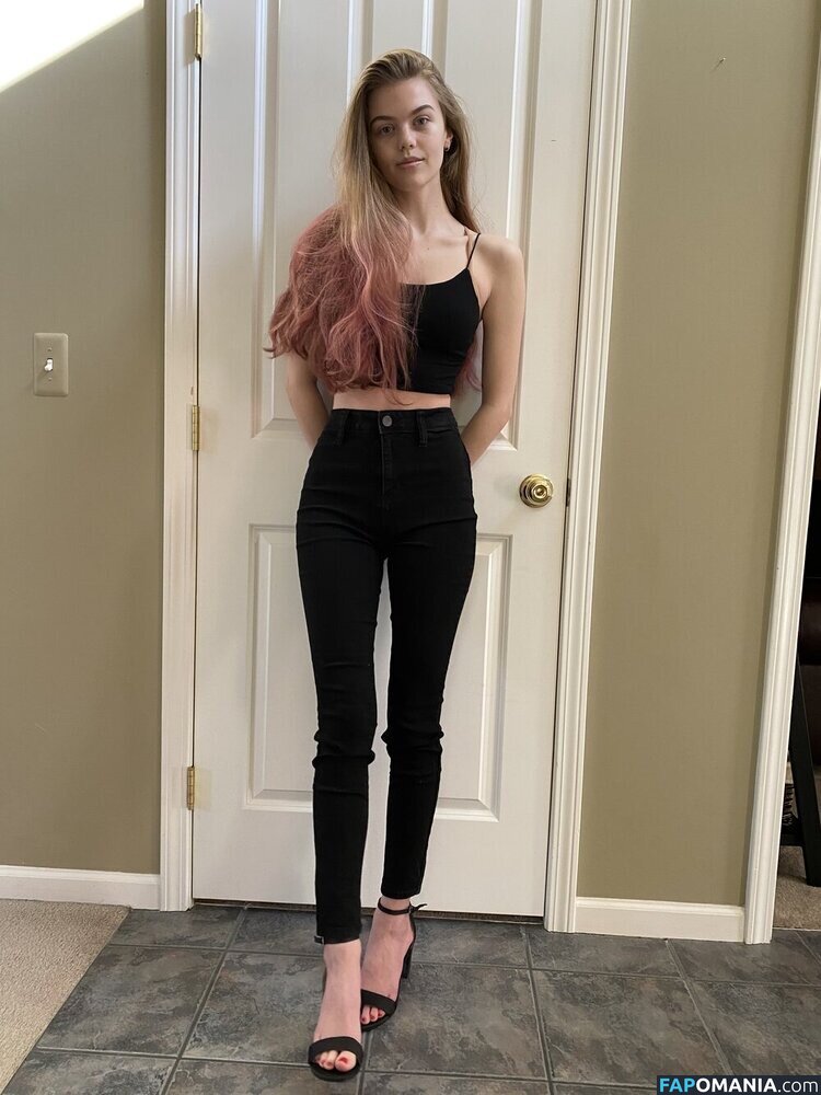 Bradpittsgf / Emma Beardsley / emmabbeardsley Nude OnlyFans  Leaked Photo #16