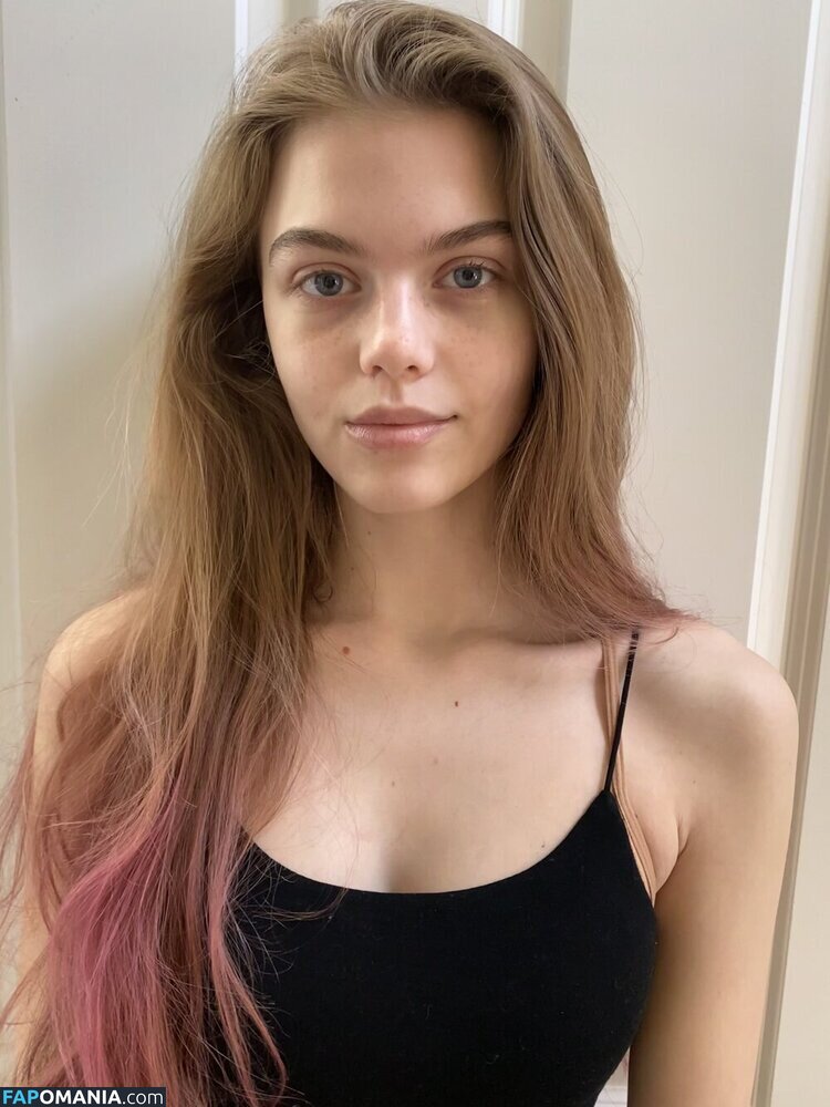 Bradpittsgf / Emma Beardsley / emmabbeardsley Nude OnlyFans  Leaked Photo #19