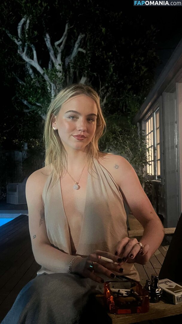 Emma Brooks / emmabrooks / nalabrooks Nude OnlyFans  Leaked Photo #1725