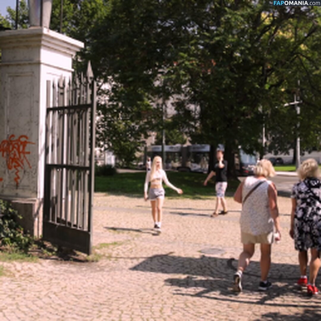 Emma White / Isabel Dolcè / YourEmmaWhite / emmadiary / shamelessrabbit Nude OnlyFans  Leaked Photo #180