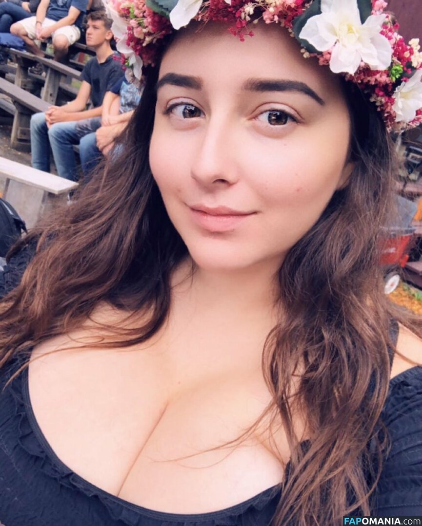 Emma / bunni.emmie / emmachamberlain / kngemma / tinywaistemma Nude OnlyFans  Leaked Photo #121