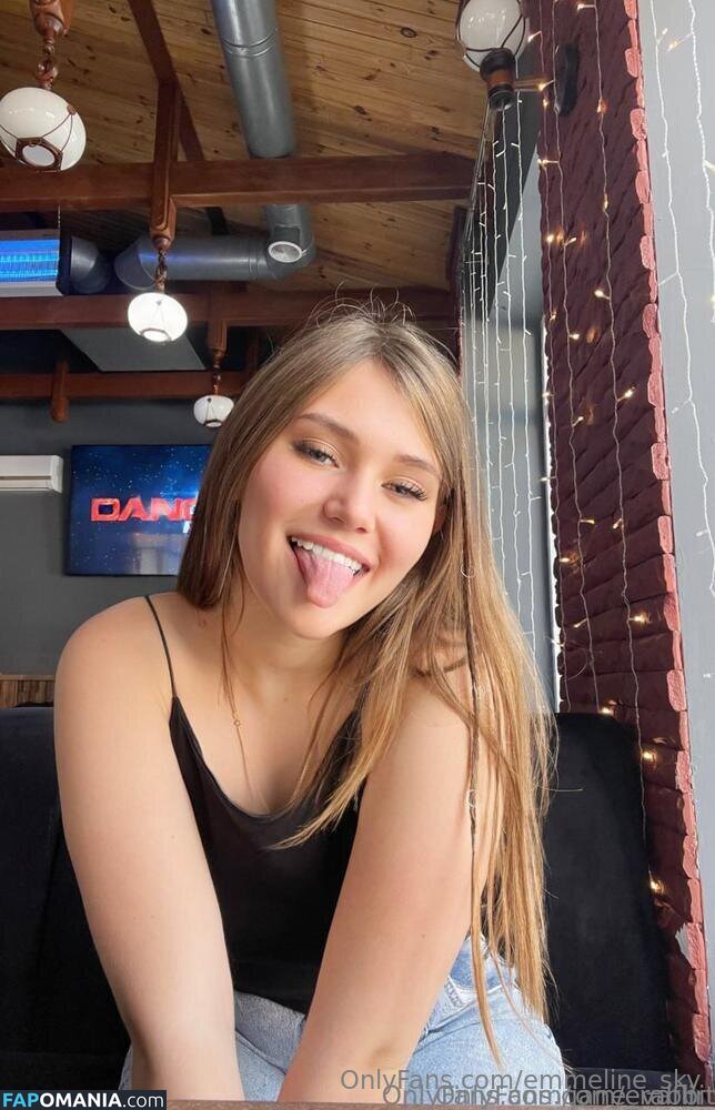 emmeline_sky Nude OnlyFans  Leaked Photo #7