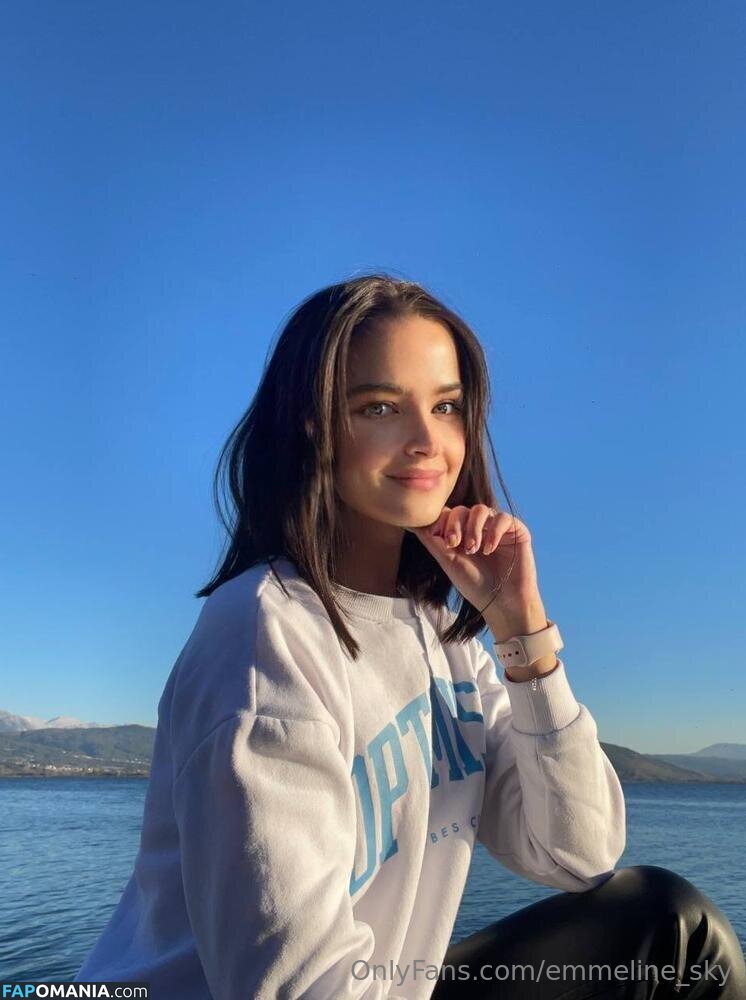 emmeline_sky Nude OnlyFans  Leaked Photo #13