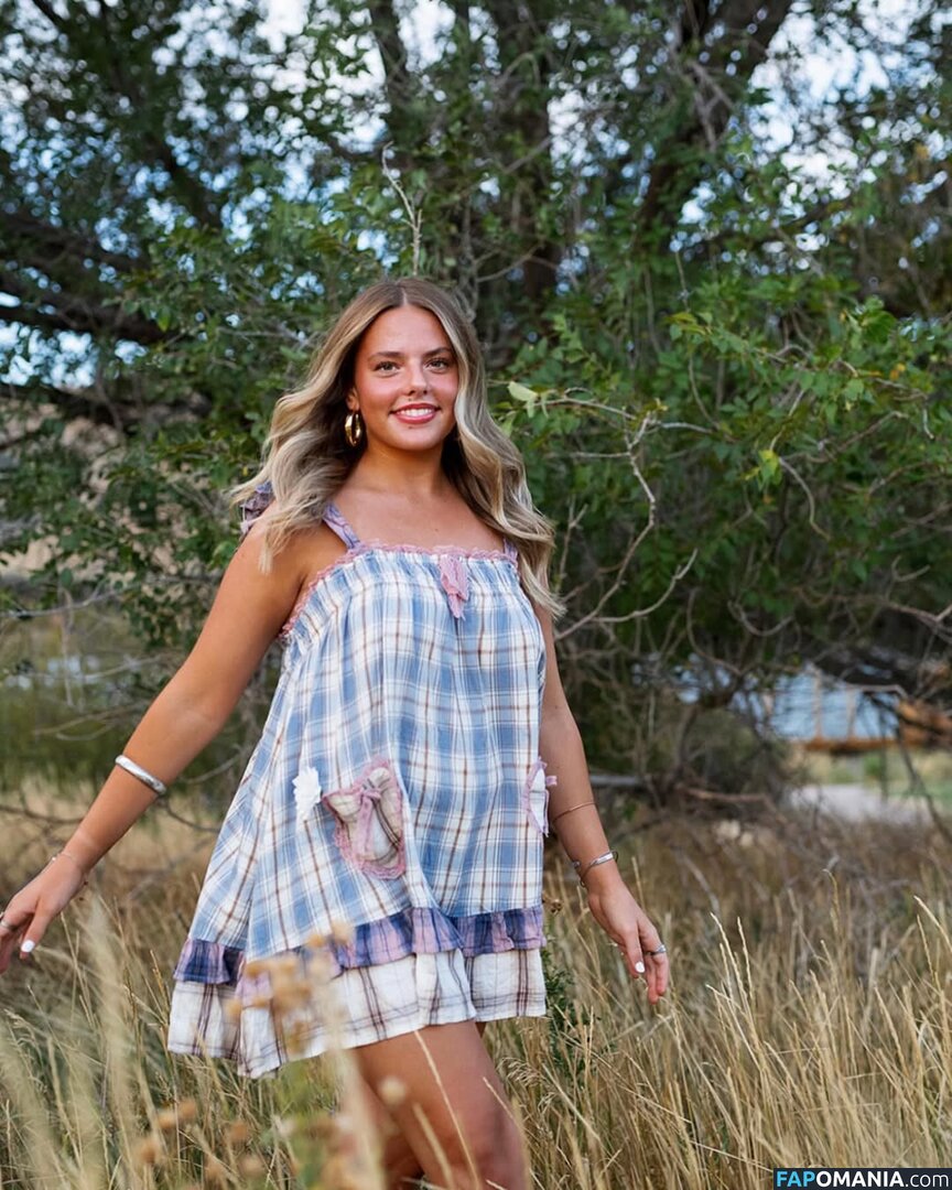 Emmi Butler / emmilaurie Nude OnlyFans  Leaked Photo #2