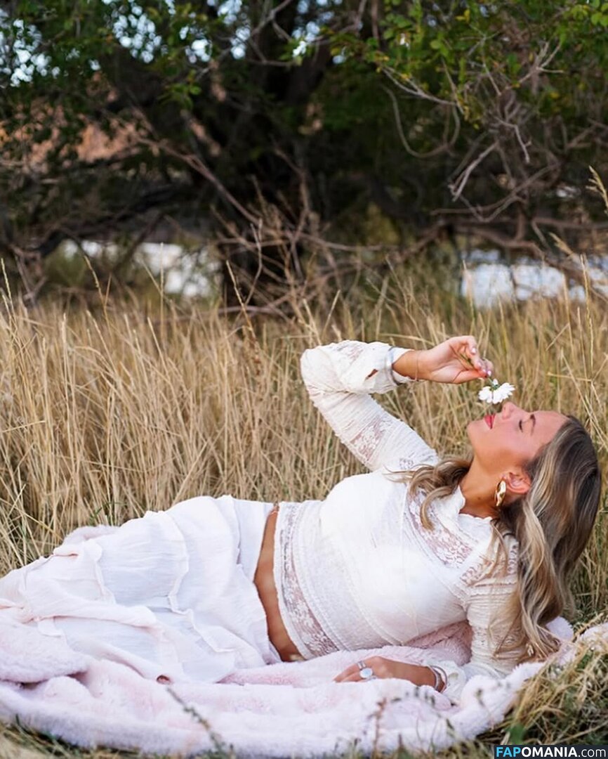 Emmi Butler / emmilaurie Nude OnlyFans  Leaked Photo #3