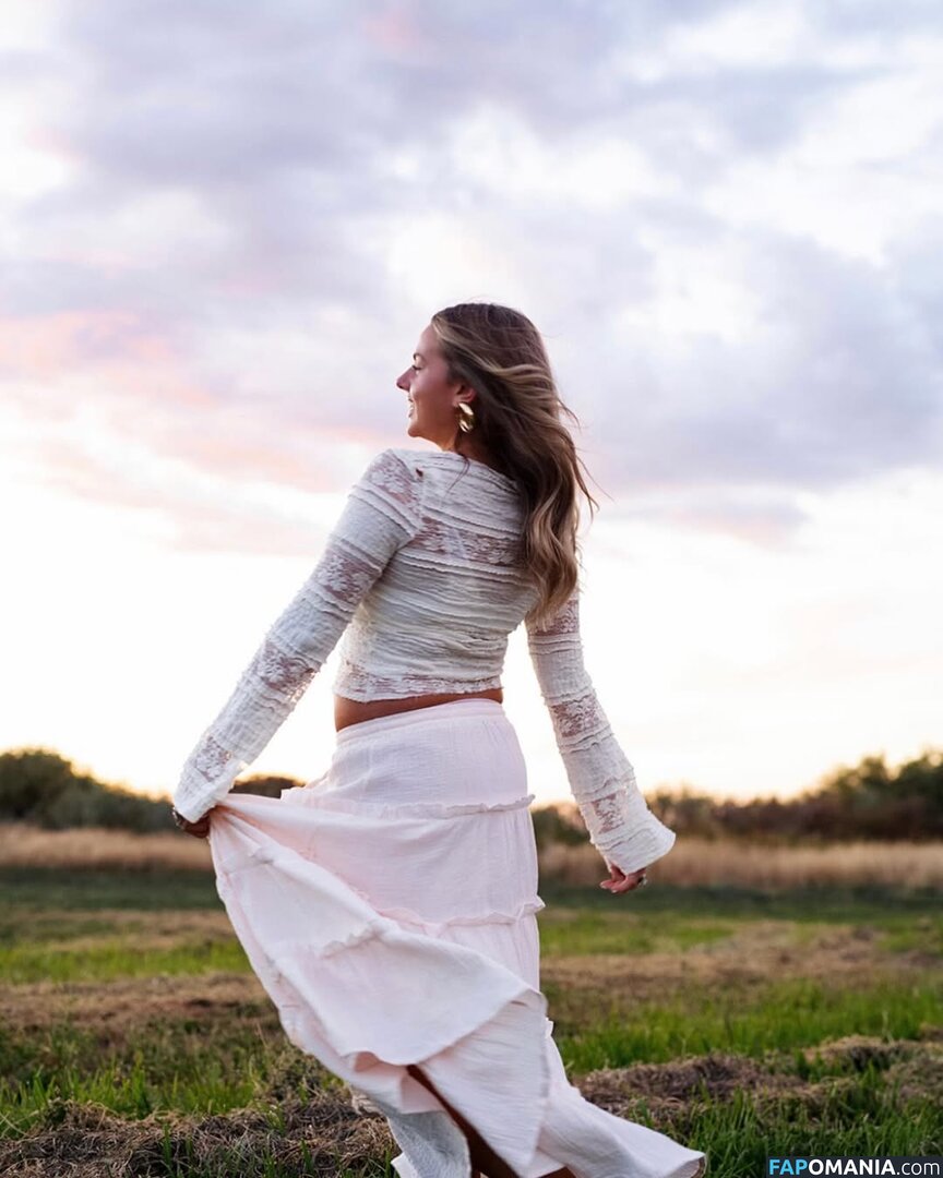 Emmi Butler / emmilaurie Nude OnlyFans  Leaked Photo #6