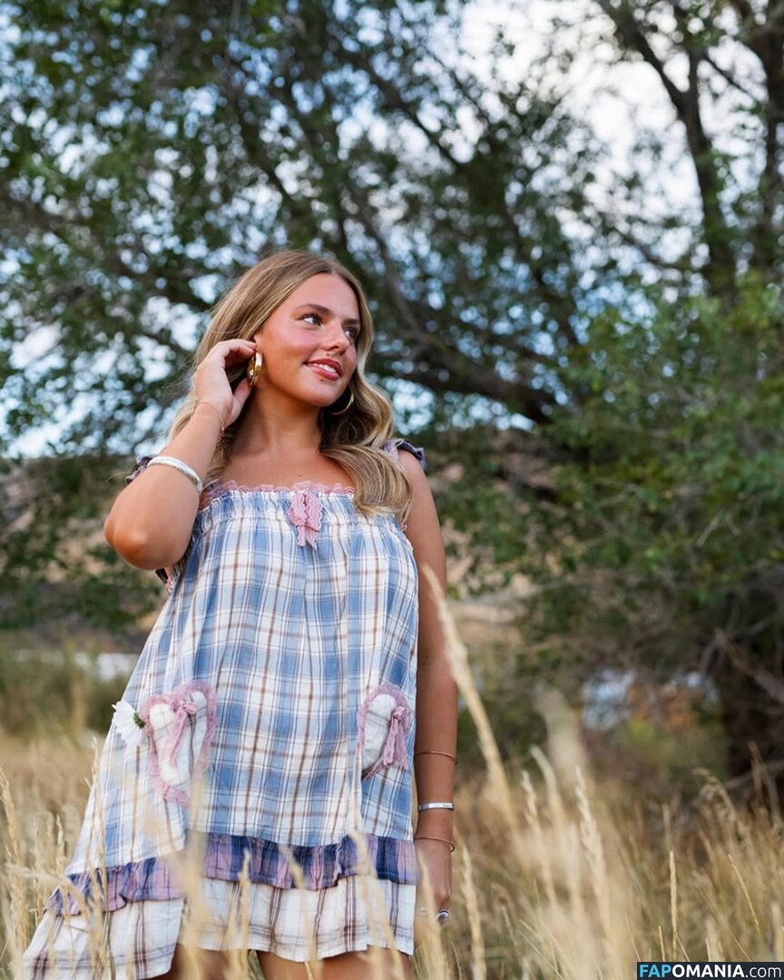 Emmi Butler / emmilaurie Nude OnlyFans  Leaked Photo #7