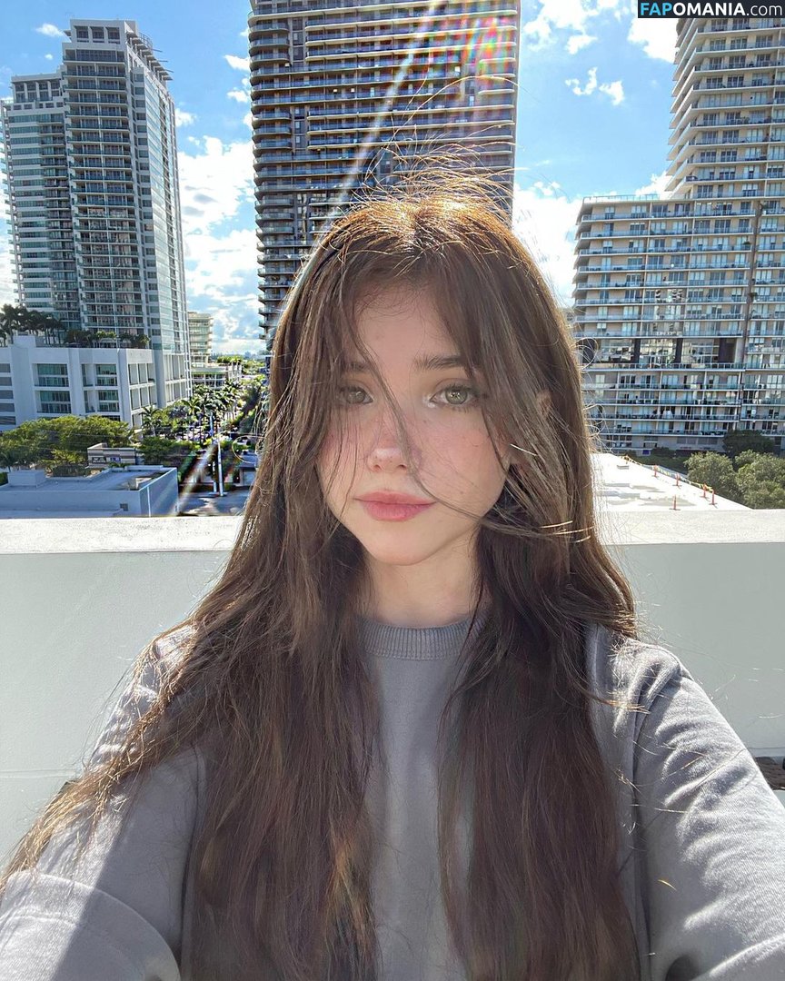 emmybeehz / emmyuh / emmyurr Nude OnlyFans  Leaked Photo #11