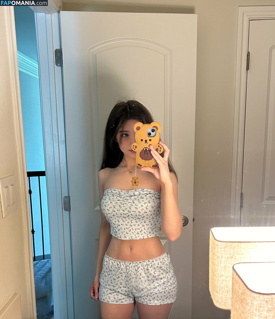 emmybeehz / emmyuh / emmyurr Nude OnlyFans  Leaked Photo #95