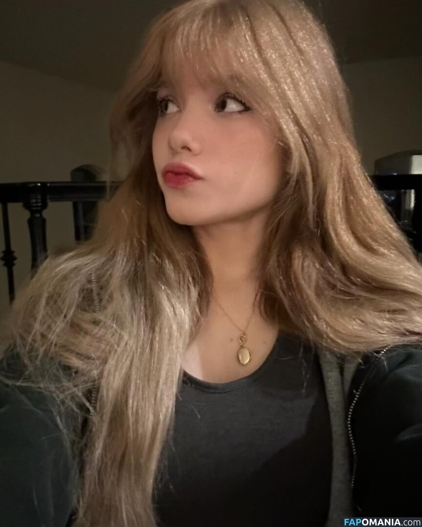 emmybeehz / emmyuh / emmyurr Nude OnlyFans  Leaked Photo #125