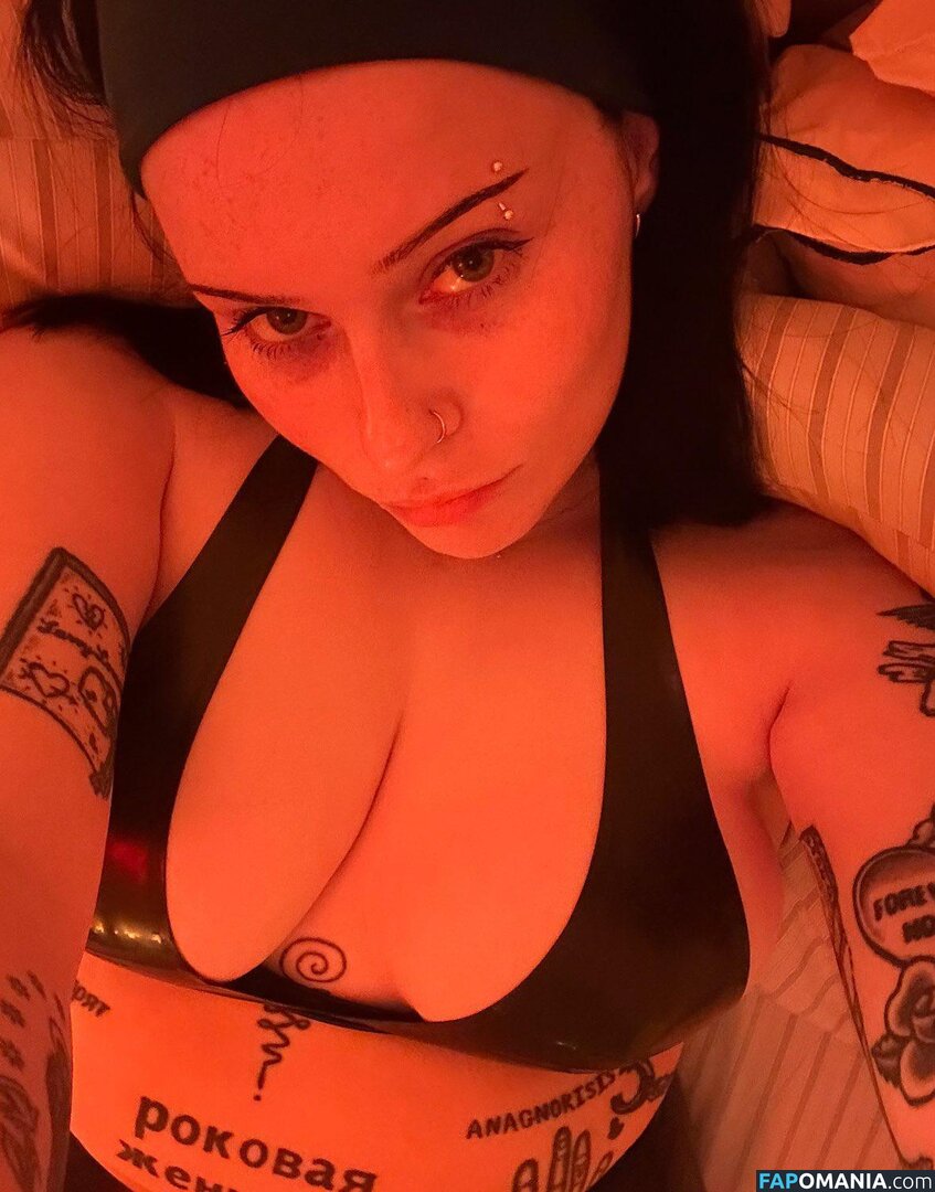 arianalgrande / emowag420 Nude OnlyFans  Leaked Photo #2