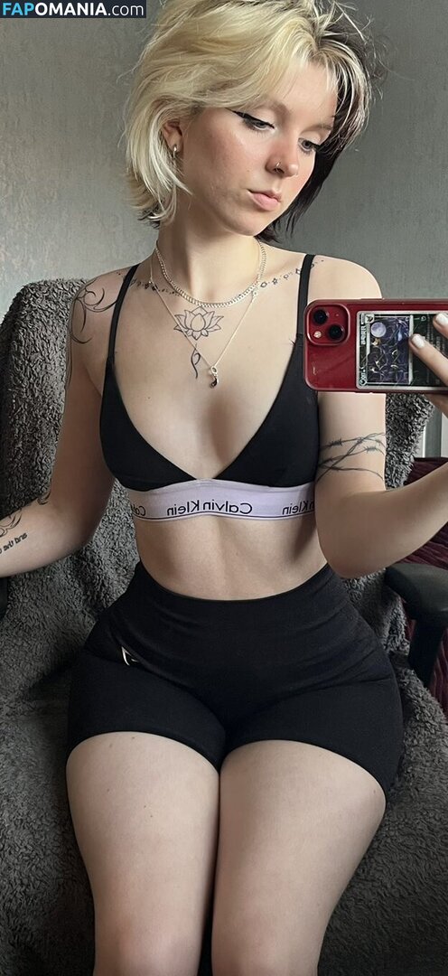 Emzeeni / cw / https: Nude OnlyFans  Leaked Photo #1