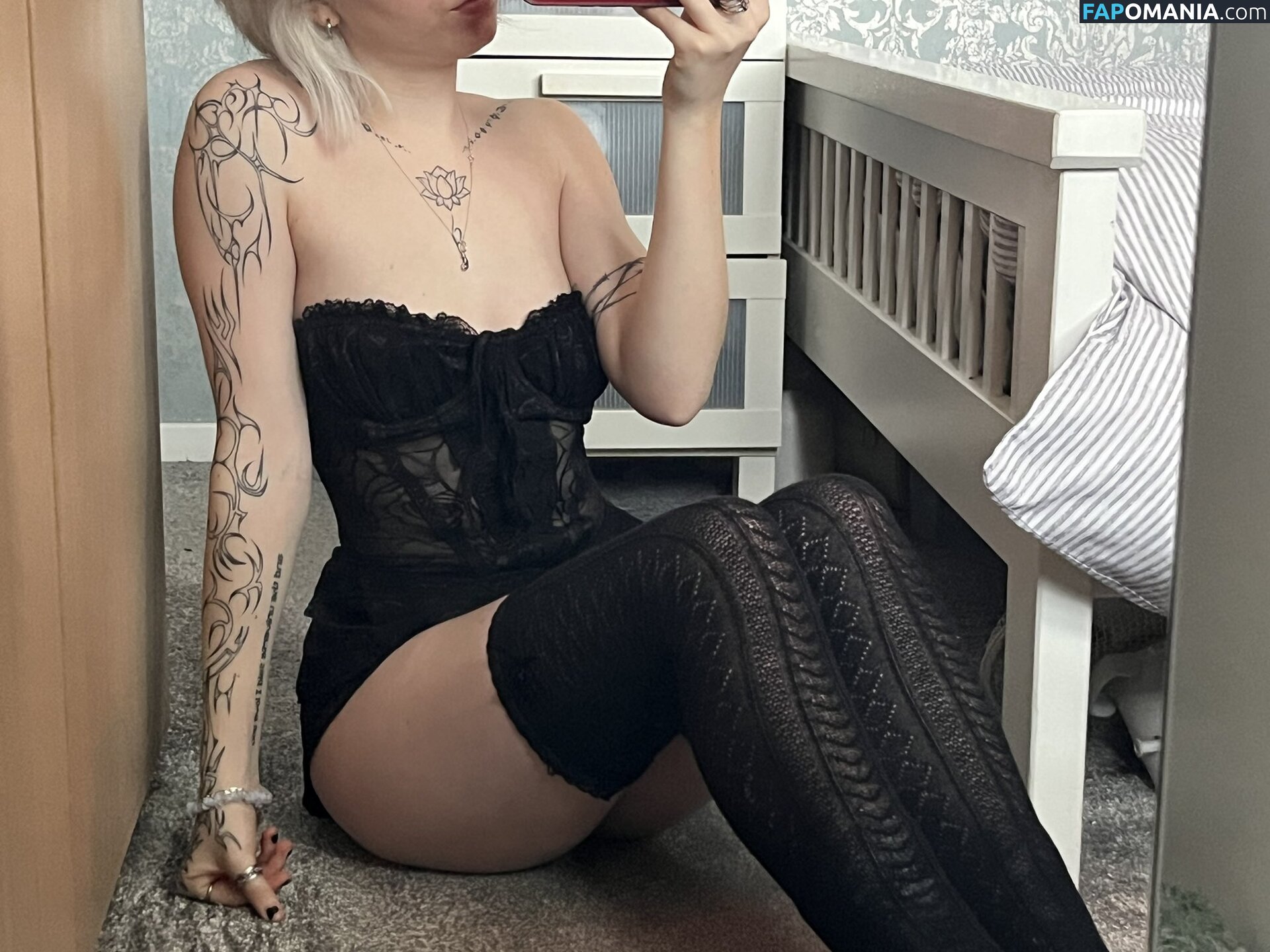 Emzeeni / cw / https: Nude OnlyFans  Leaked Photo #5