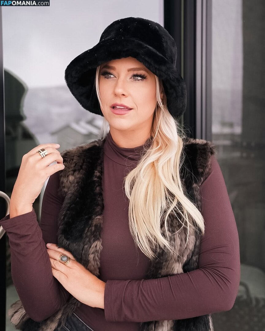 Erin Fay / avrilbaby / erinlfay Nude OnlyFans  Leaked Photo #3