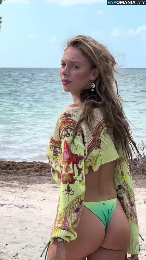 Ester Exposito / ester_exposito / esterexposito Nude OnlyFans  Leaked Photo #7