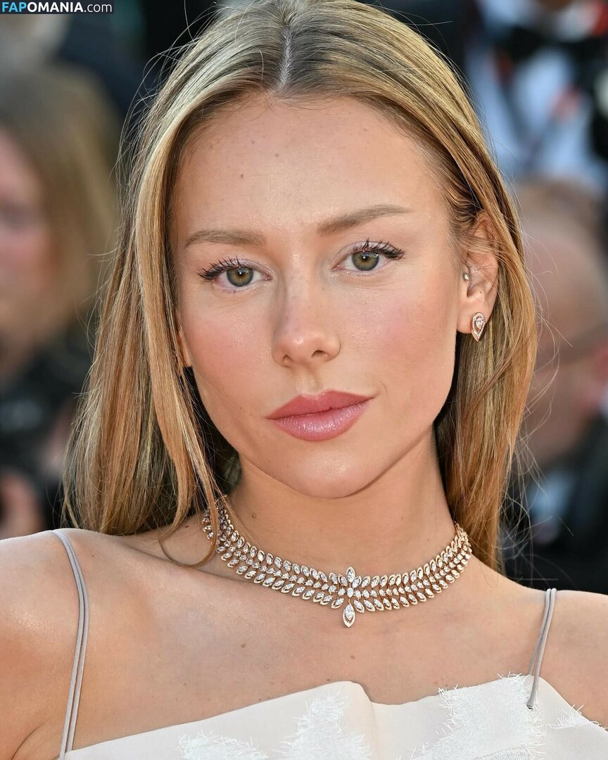 Ester Exposito / ester_exposito / esterexposito Nude OnlyFans  Leaked Photo #217