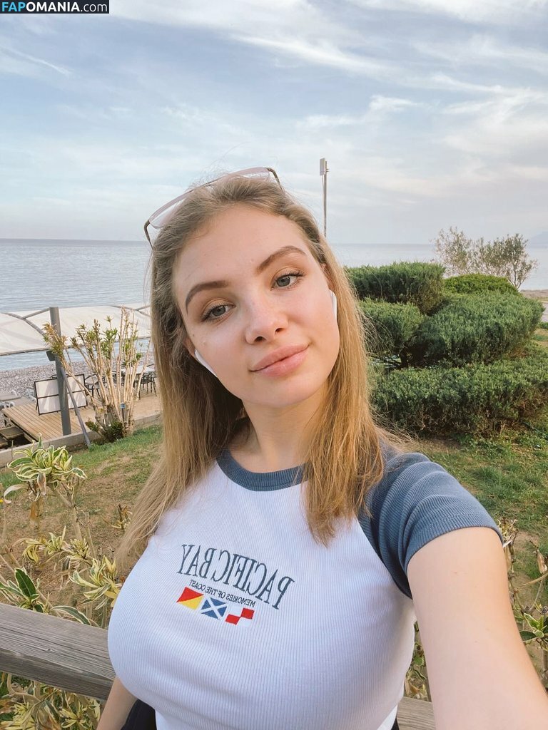 Esvittie / mmmaaarrryyyyyy Nude OnlyFans  Leaked Photo #17