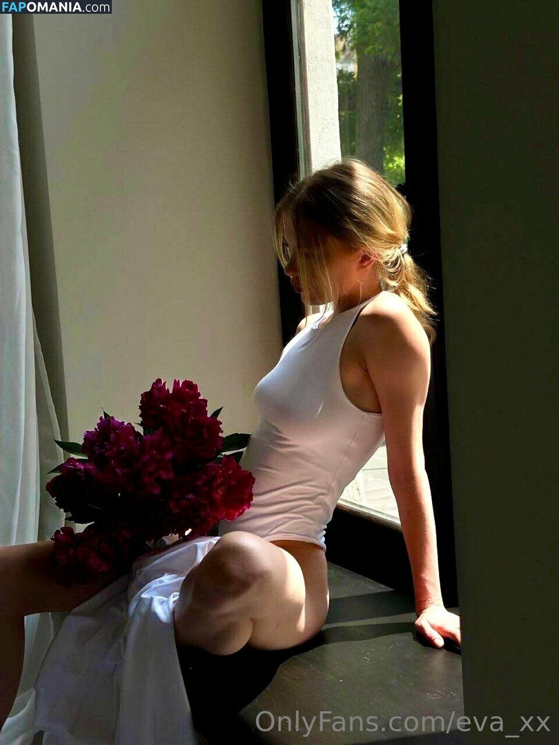 eva_xx / mylifeaseva Nude OnlyFans  Leaked Photo #4