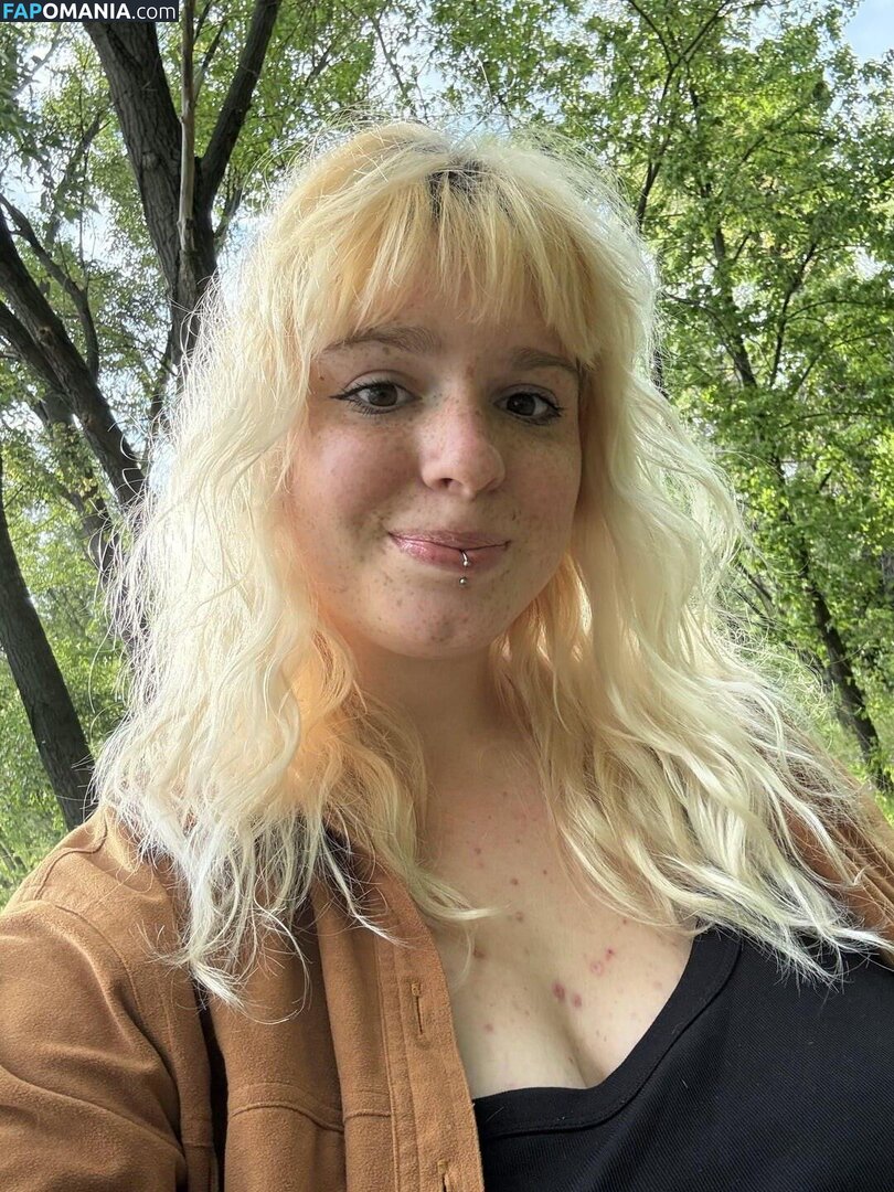 EveLinaIve / evelina / evelina-ive Nude OnlyFans  Leaked Photo #5