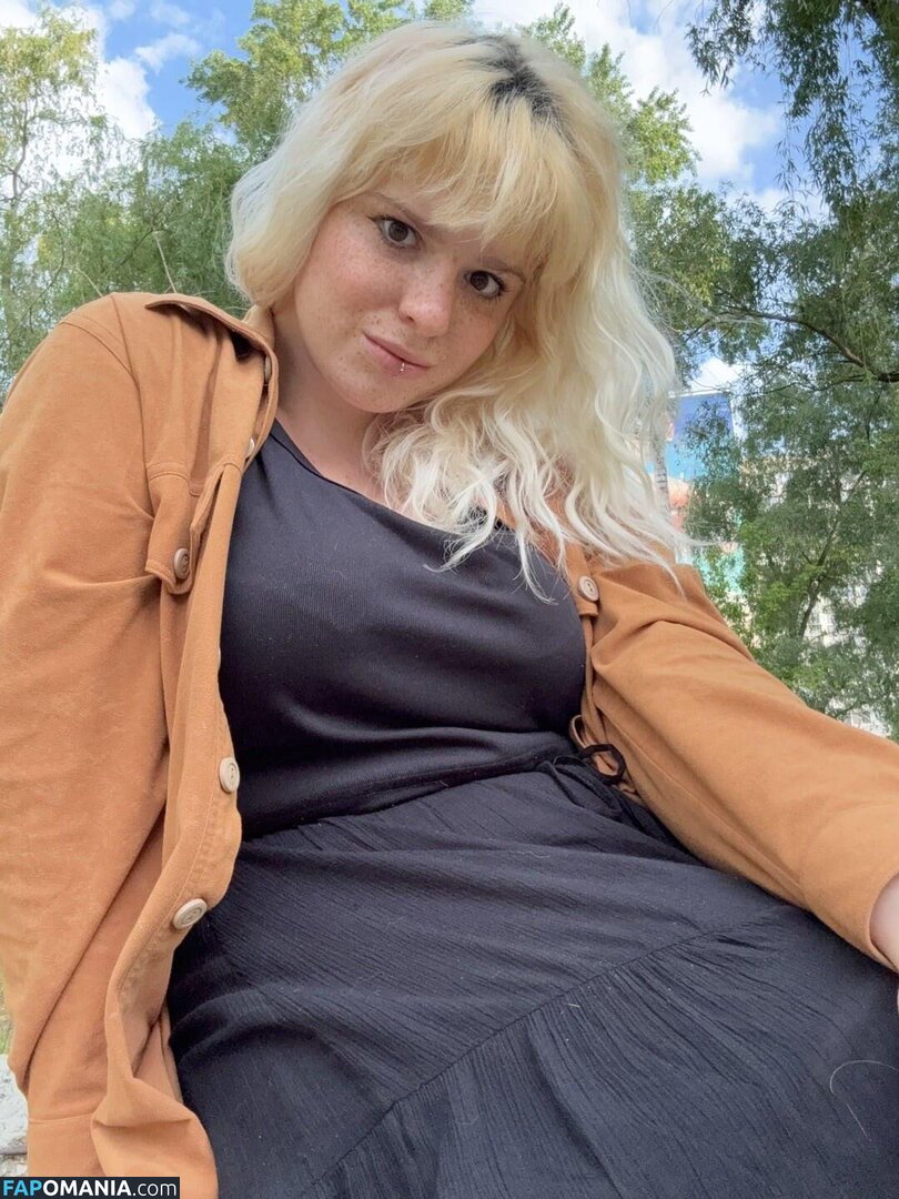 EveLinaIve / evelina / evelina-ive Nude OnlyFans  Leaked Photo #8