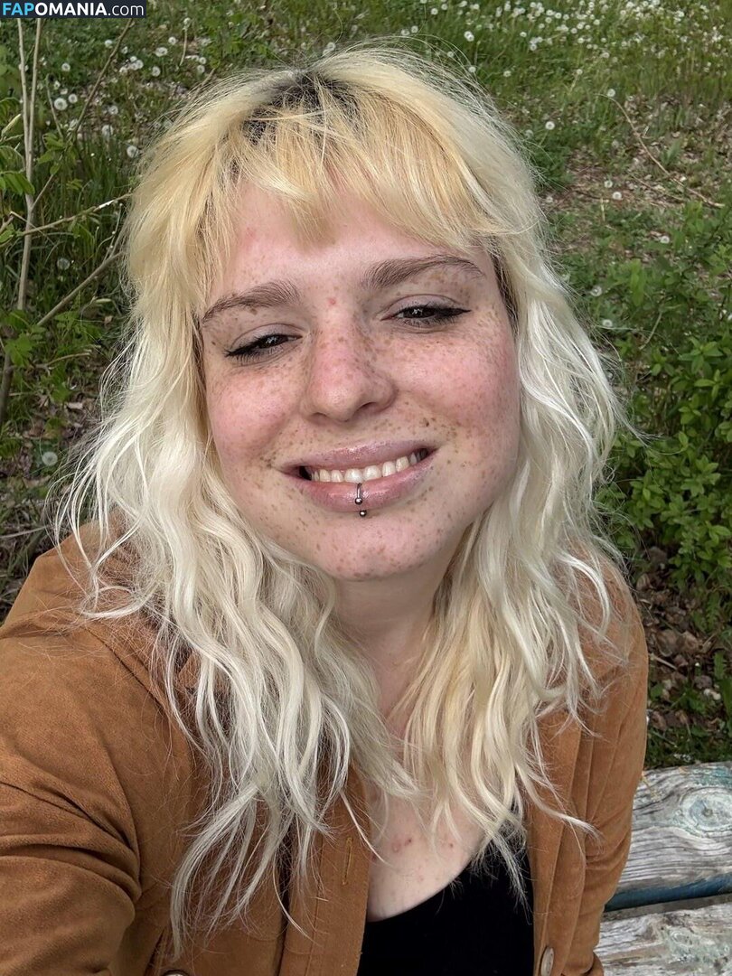 EveLinaIve / evelina / evelina-ive Nude OnlyFans  Leaked Photo #13