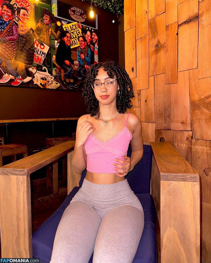 eliana / ewmxt / lalayravo / woahnatty Nude OnlyFans  Leaked Photo #25