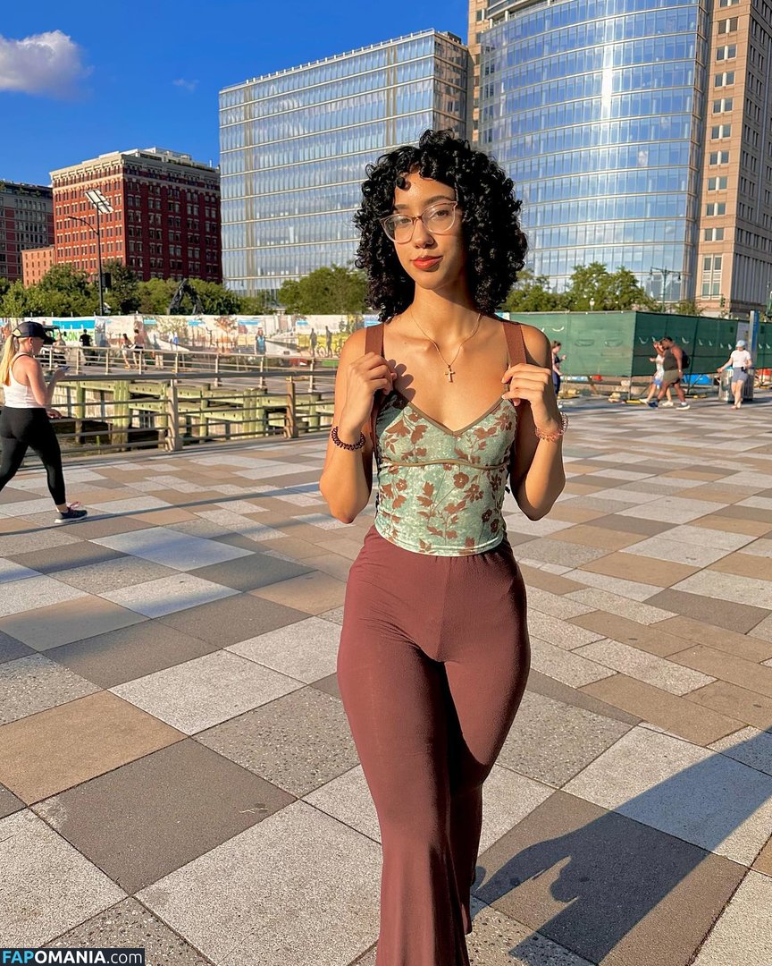 eliana / ewmxt / lalayravo / woahnatty Nude OnlyFans  Leaked Photo #33