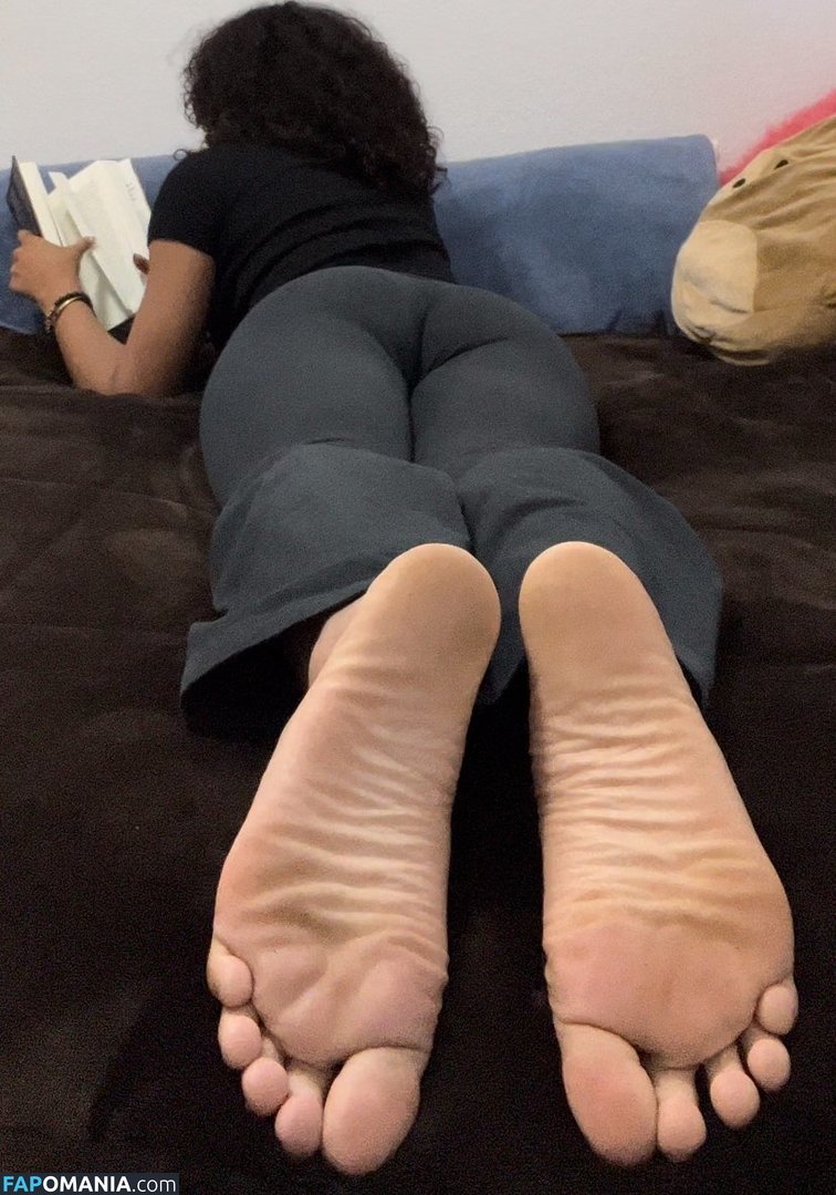 F00tmami F00tmami / Mami f00tbby0 / f00tbby0 / f00tmami Nude OnlyFans  Leaked Photo #1