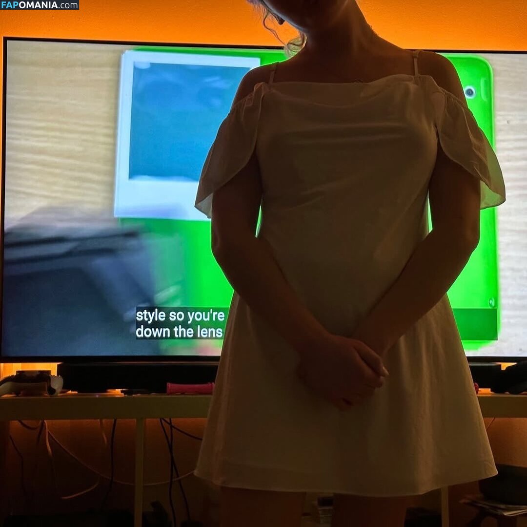 F4micom Nude OnlyFans  Leaked Photo #1